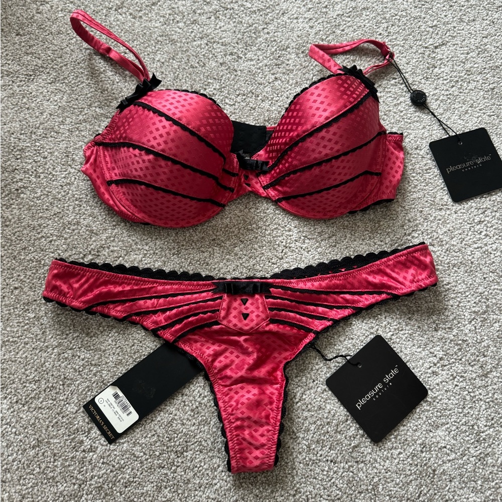 Pleasure State Couture Bra and Panty Set NEW 34C/Small Thong